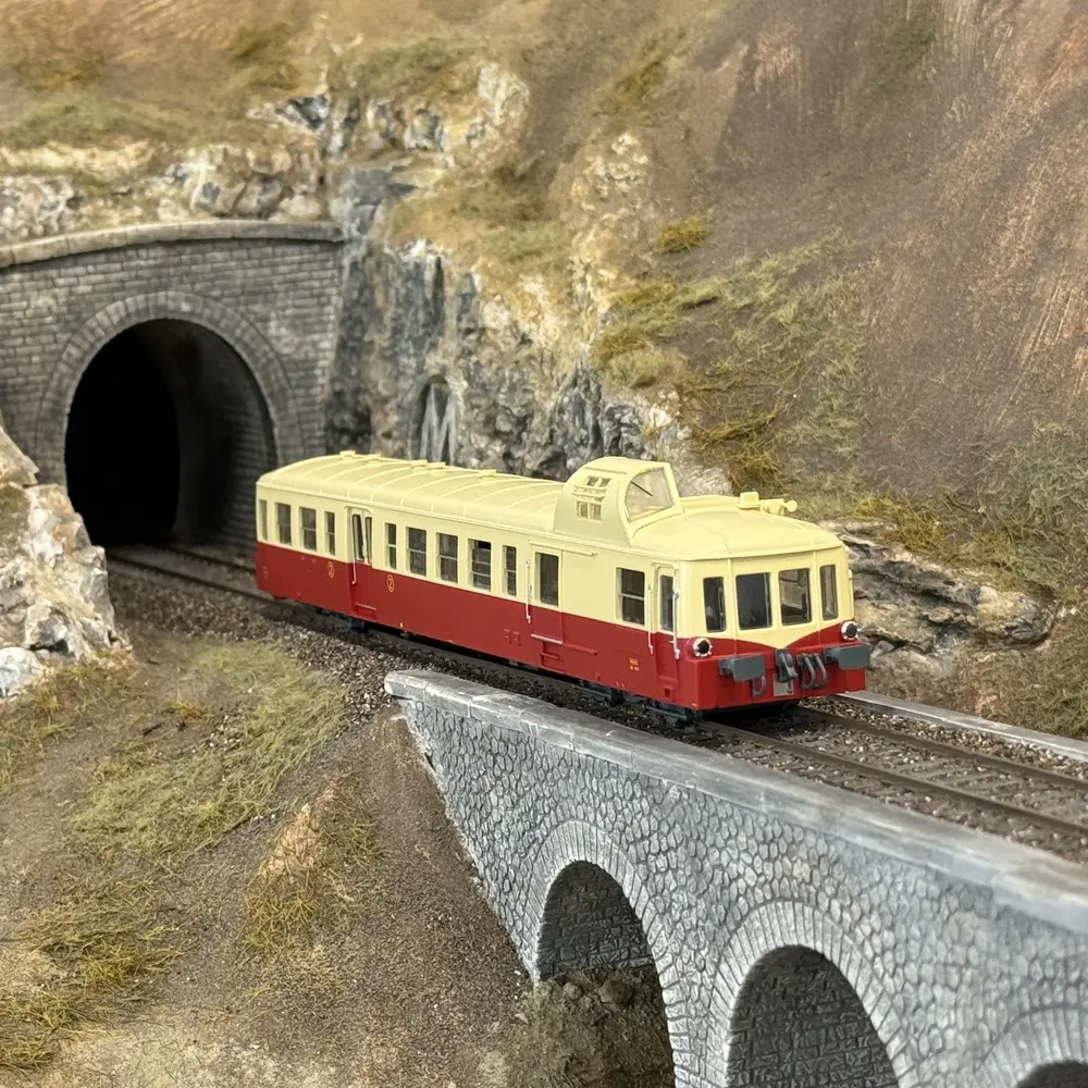 Autorail diesel X 3978 « Picasso », livrée rouge/beige - Jouef HJ2617 - HO 1/87 - SNCF - Ep III - Analogique - 2R - 6