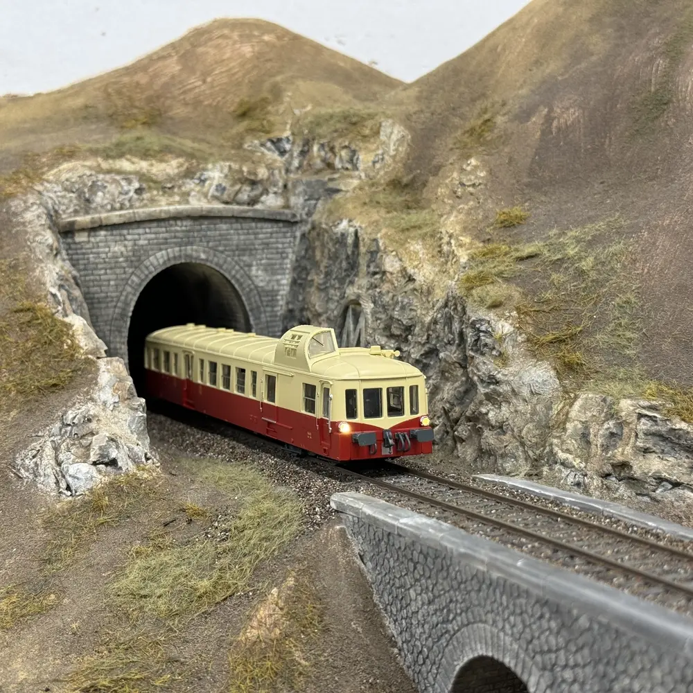 Autorail diesel X 3978 « Picasso », livrée rouge/beige - Jouef HJ2617 - HO 1/87 - SNCF - Ep III - Analogique - 2R - 8