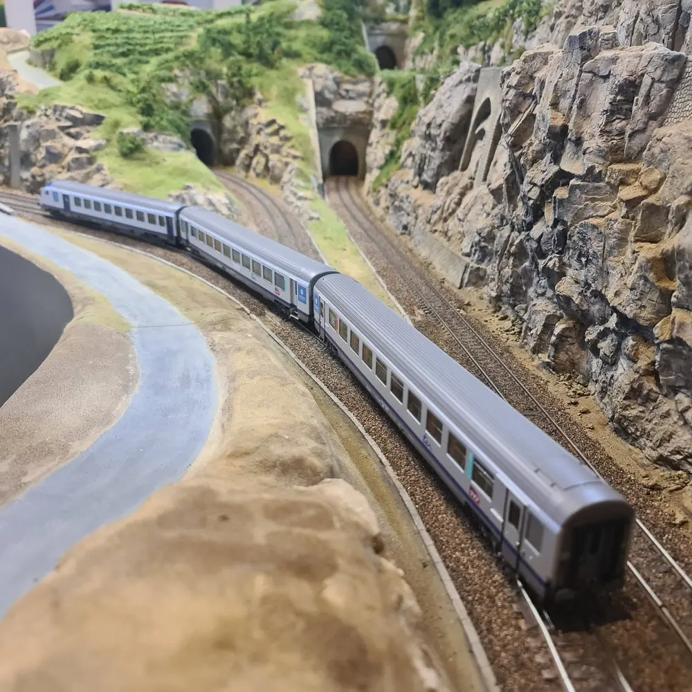 Set de 3 voitures voyageurs TER AURA - LS Models 41232DC - HO 1/87 - SNCF - Ep VI - 2R - 6