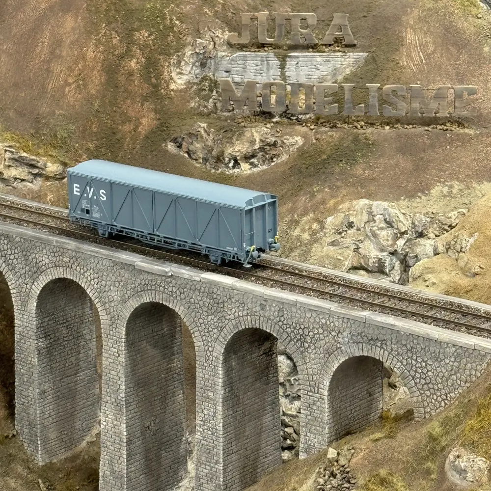 Wagon couvert EVS Hs parois renforcées gris - LS Models 30674 - HO 1/87 - SNCF - Ep IV - 2R - 5