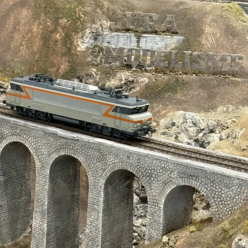 Locomotive électrique BB 7240 - LS MODELS 11207 - EP IV - HO 1/87 - SNCF - DC - 5