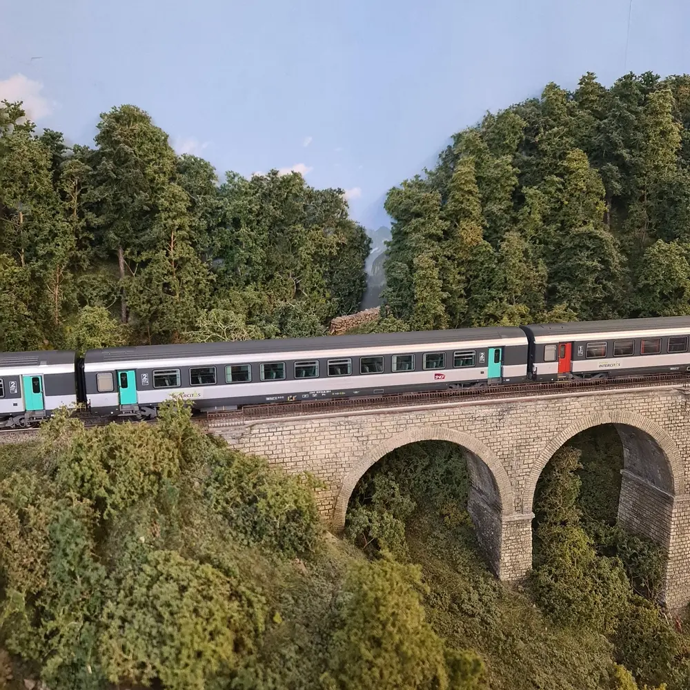 Set de 3 voitures Vtu Corail Intercités - LS Models 40147 - HO 1/87 - SNCF - Ep VI - 2R - 4