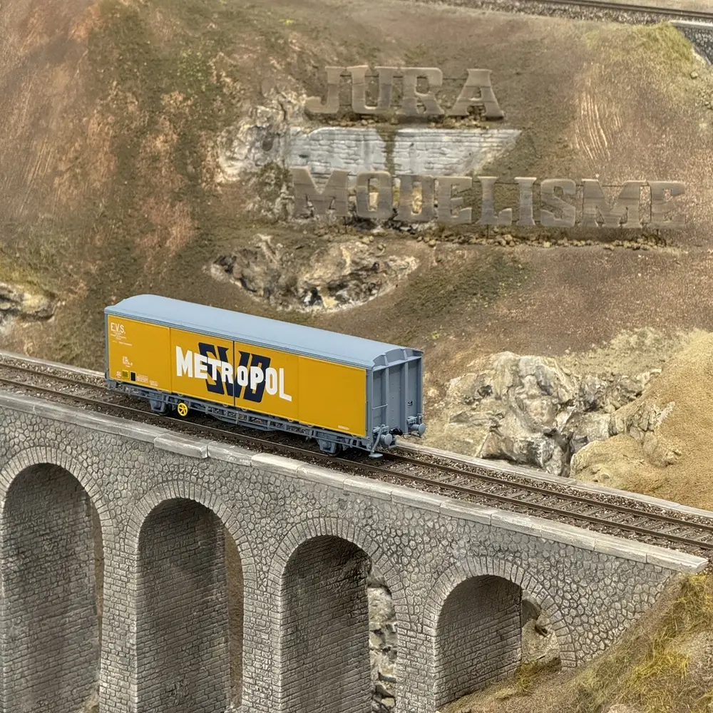 Wagon couvert EVS Hbis parois planes "Metropol" - LS Models 30679 - HO 1/87 - SNCF - Ep IV - 2R - 5