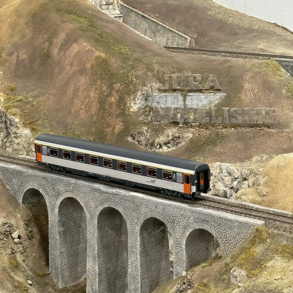 Voiture voyageurs Corail VSE B9u, VSE A9u - LS Models 40387 - HO 1/87 - SNCF - Ep IV - 2R - 5