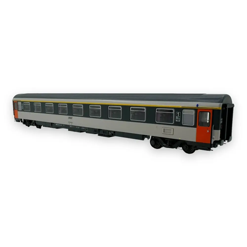 Voiture voyageurs VSE A9u, livrée corail, logo encadré - LS Models 40380 - HO 1/87 - SNCF - Ep IV - 2R - 2