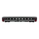 Voiture voyageurs VSE A9u déclassée, livrée corail, logo casquette - LS Models 40388 - HO 1/87 - SNCF - Ep V-VI - 2R - 3