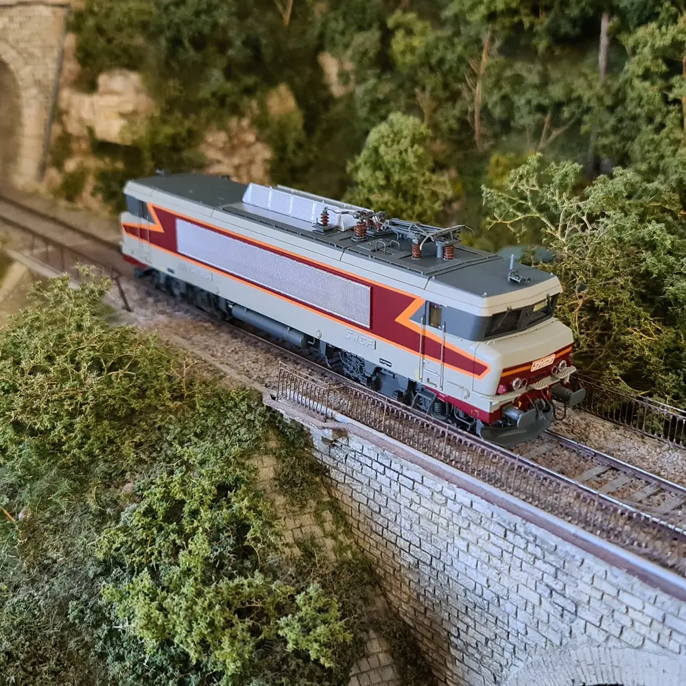 Locomotive électrique BB 15055 - LS Models 10483S - HO 1/87 - SNCF - Ep IV - Digital sound - 2R - 5