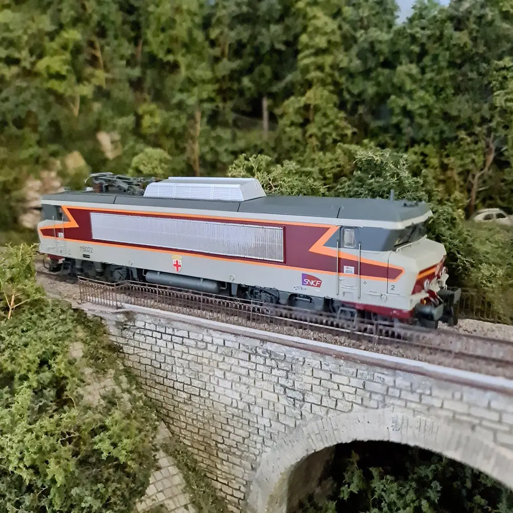 Locomotive électrique BB 15022 LS MODELS 10989 - HO 1/87 - SNCF - EP VI - 4