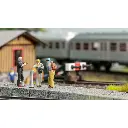 3 figurines en pause cigarette - Noch 16604 - HO 1/87 - 2