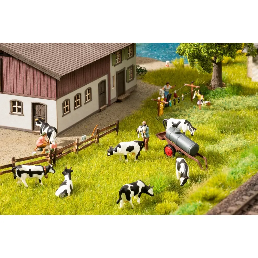 Pack de 5 personnages "Famille paysanne" avec animaux NOCH 15609 - HO : 1/87ème - 2