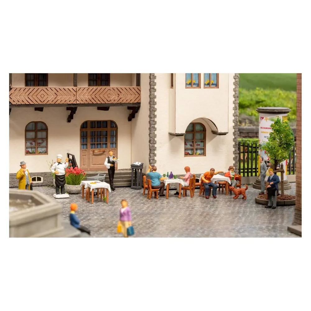 Lot de 6 personnages au restaurant avec accessoires - NOCH 16246 - HO 1/87 - 2