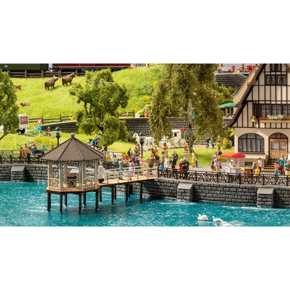 Un pavillon événementiel NOCH 14264 - HO 1/87- 129x52x71 mm - 4