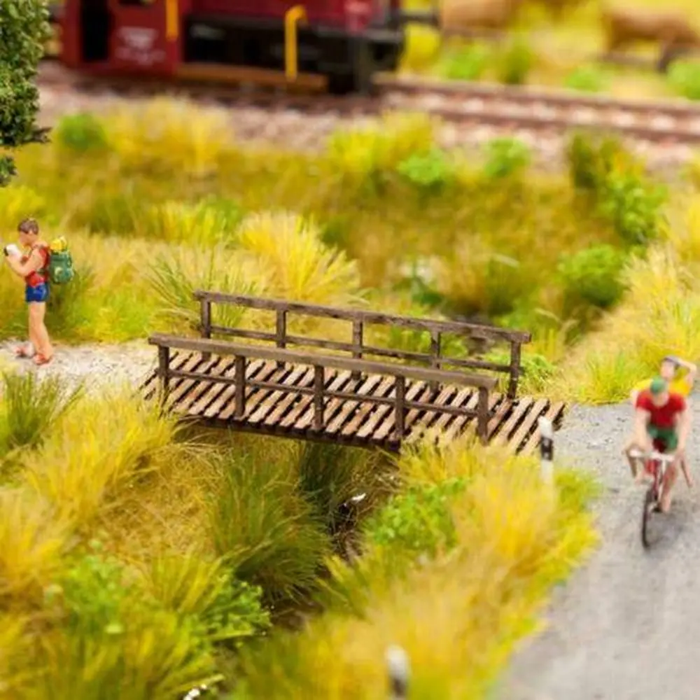 Une passerelle NOCH 14222 - HO 1/87 - 60x22x13 mm - 2