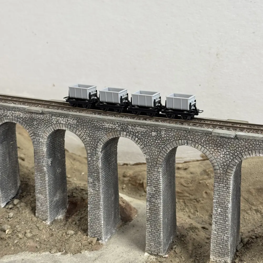 4 wagonnets à benne basculante pour ciment - Minitrains 5102 - HOe 1/87 - 5