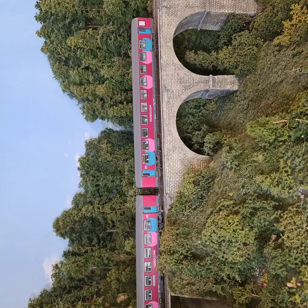 Coffret 2 voitures corail "OUIGO" PIKO 97305 - HO 1/87 - EP VI - 2nd classe - 5