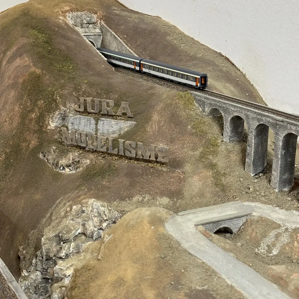 Set de 2 voitures voyageurs Corail VU livrée d’origine - Piko 94502 - N 1/160 - SNCF - EP V - 2R - 6