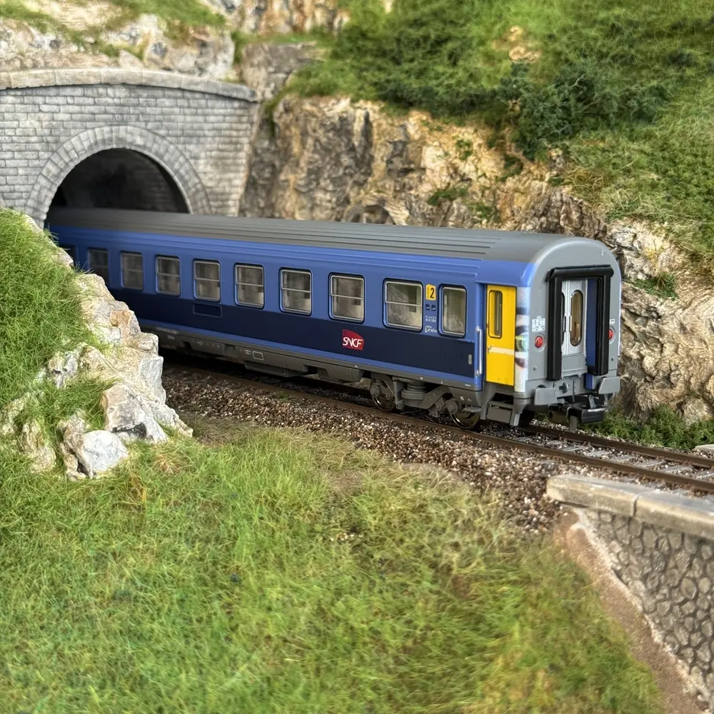 Voiture voyageurs Corail VU Lunéa - Piko 97135 - HO 1/87 - SNCF - EP VI - 2R - 7