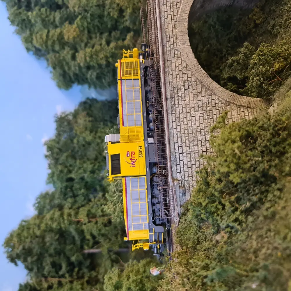 Locomotive diesel BB 660174 INFRA - Piko 96490 - HO 1/87 - SNCF - Ep VI - Digital sound - 3R - 5