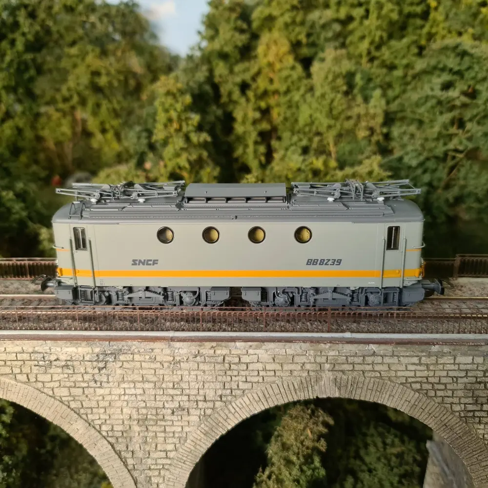 Locomotive électrique BB 8239 - Piko 51375 - HO 1/87 - SNCF - EP IV - Analogique - 4