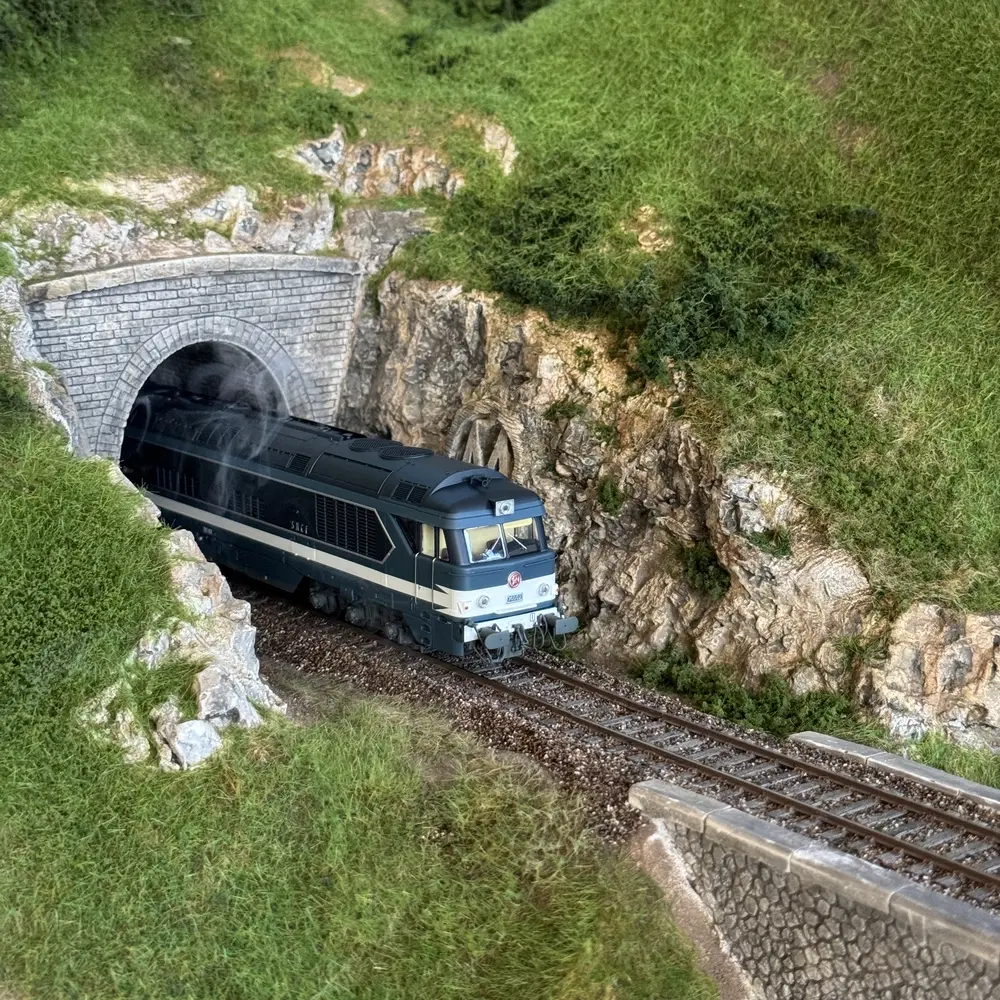 Locomotive diesel CC 70002 - Ree Modèles CC70002SAC - HO 1/87 - SNCF - Ep III - Digital sound + fumée - 3R - 12