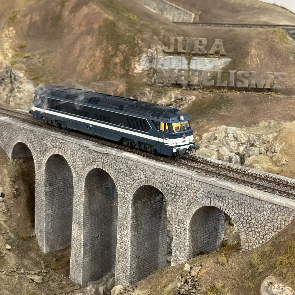 Locomotive diesel CC 70001 - Ree Modèles CC70001S - HO 1/87 - SNCF - Ep III - Digital sound fumigène - 2R - 7