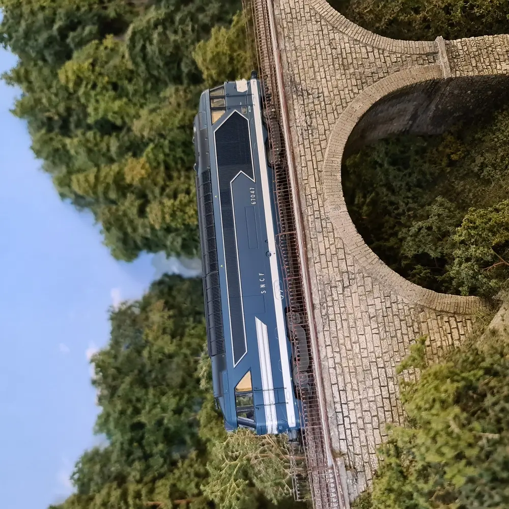 Locomotive Diesel BB 67047 - DCC SON - REE Modèles MB150S - HO 1/87 - SNCF - EP III-IV - 5