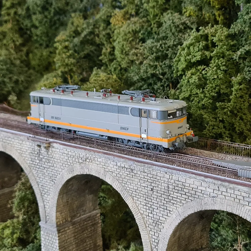 Locomotive électrique BB 16024 de la SNCF - REE Modèles MB143SAC - HO 1/87  - 5