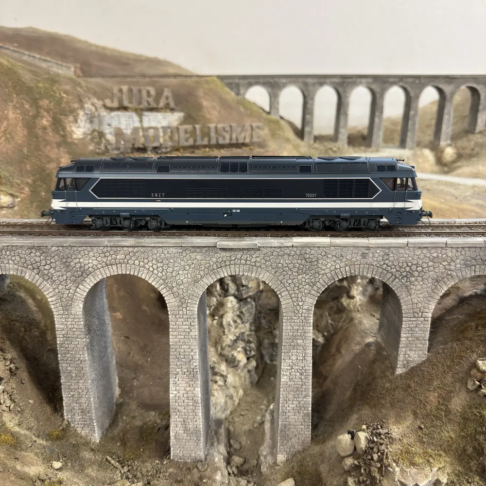 Locomotive diesel CC 70001 - Ree Modèles CC70001 - HO 1/87 - SNCF - Ep III - Analogique - 2R - 13