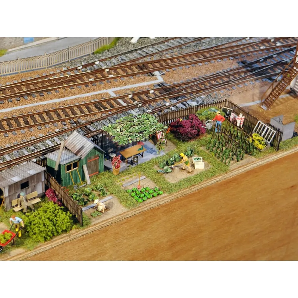 Jardin Cheminot : Cabanes, Appentis, Clapier, Poulailler, Châssis, Outils, Fût - Régions et Compagnies CIT007 - HO 1/87 - 4