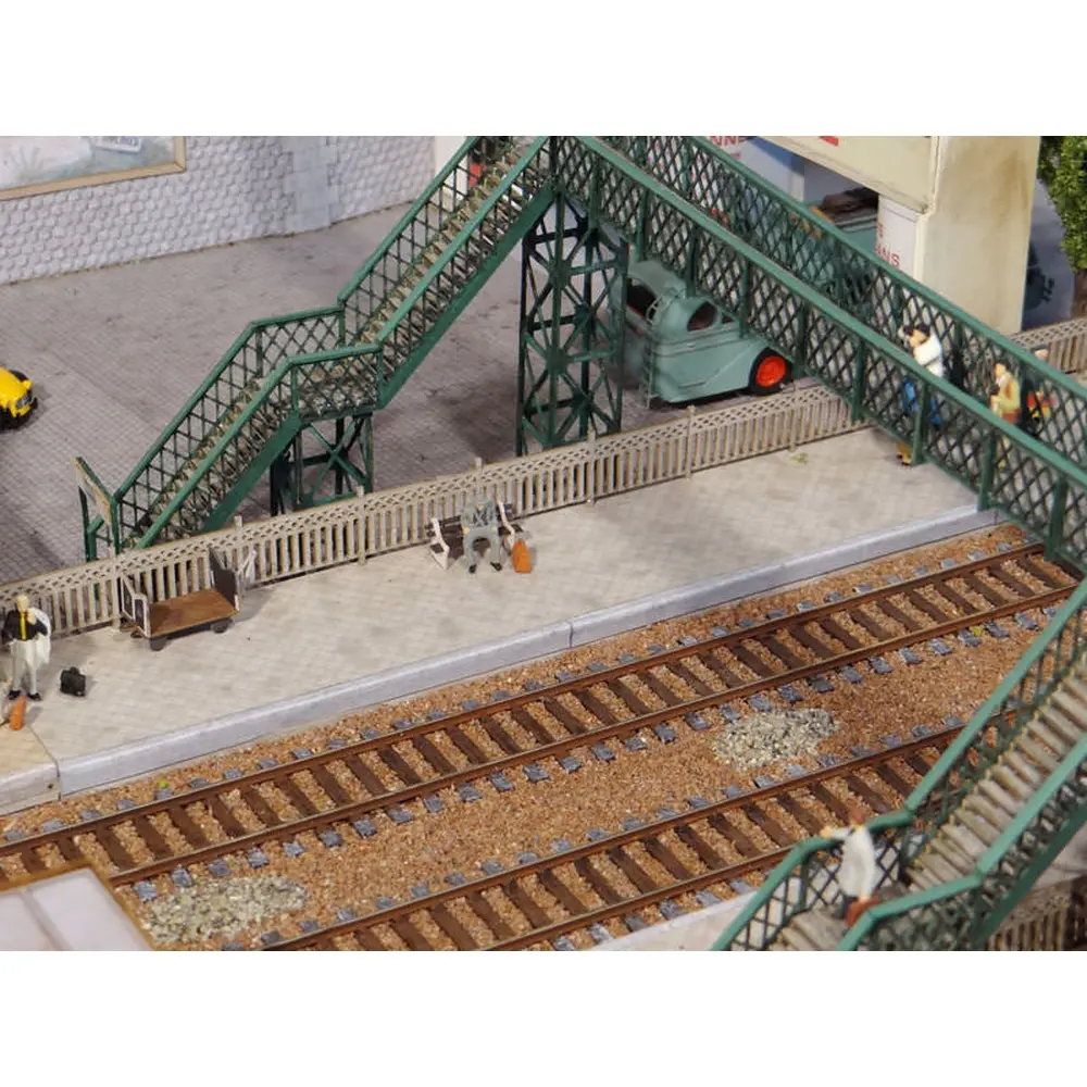 9 Bancs de Quai Béton/Bois - Régions et Compagnies GAR002 - HO 1/87  - 2