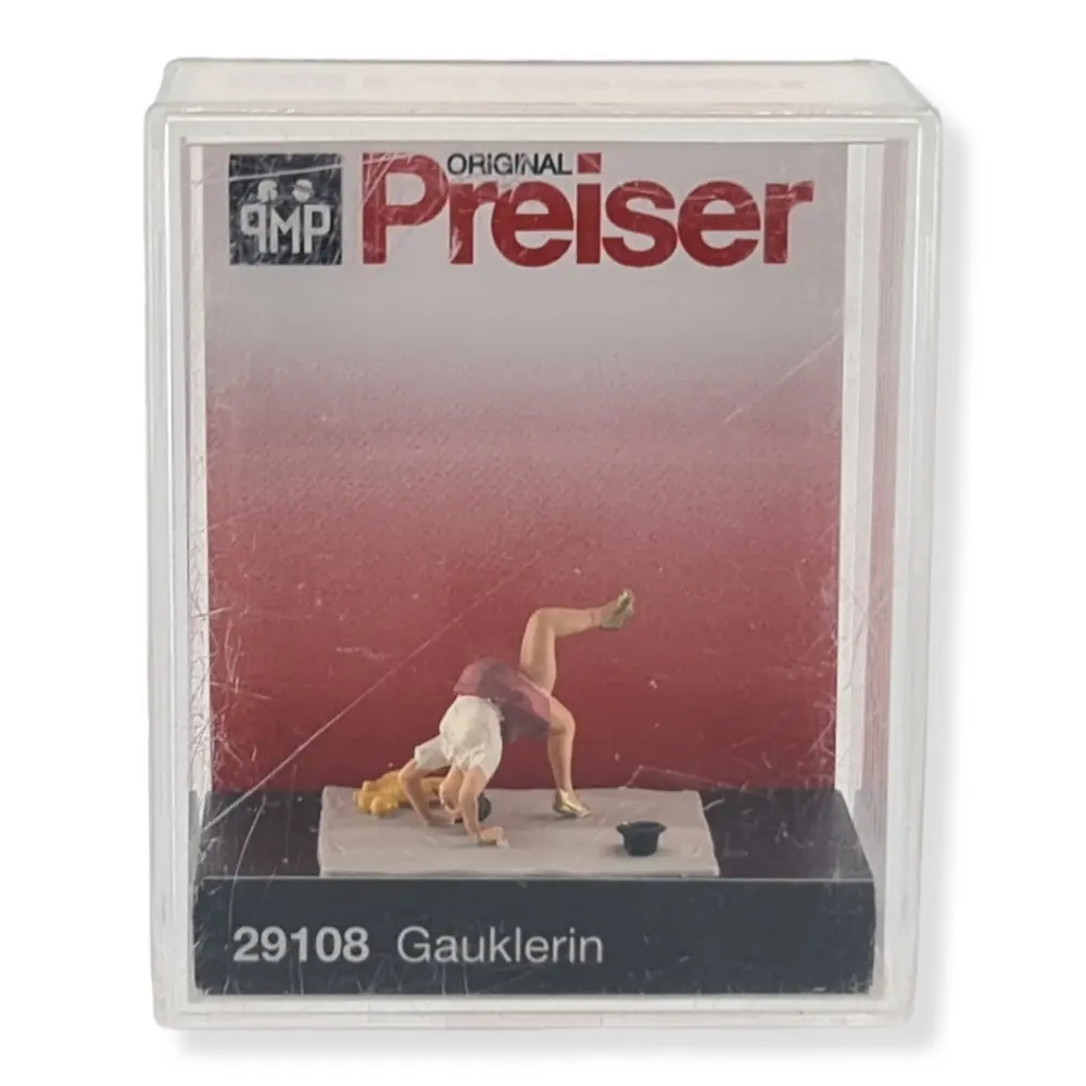 Un personnage de performeuse et ses accessoires PREISER 29108 - HO 1/87 - 2
