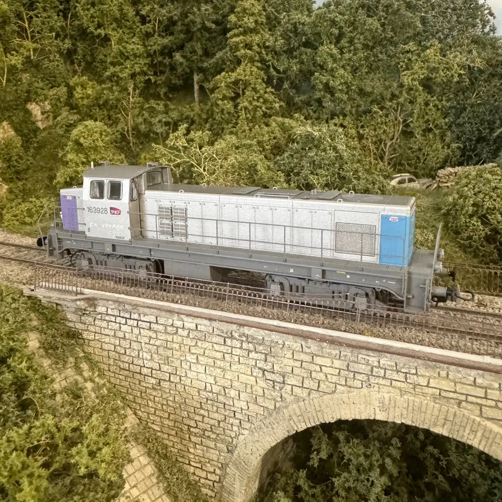 Locomotive diesel BB 63928 - R37 H0 41113DSK - HO 1/87 - SNCF - EP VI - Digital sound - Dételeur magnétique - 7