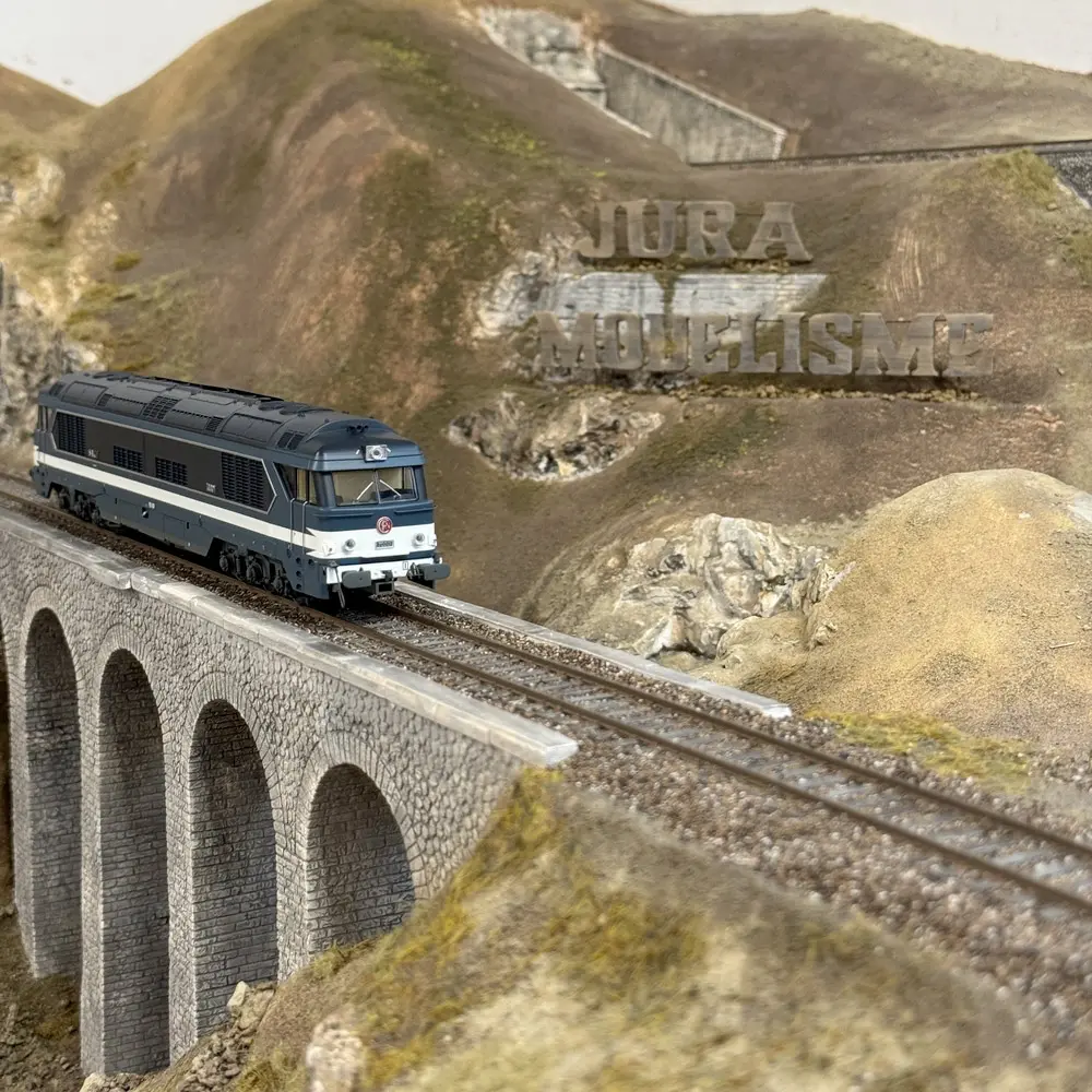 Locomotive diesel CC 70001 - Ree Modèles CC70001S - HO 1/87 - SNCF - Ep III - Digital sound fumigène - 2R - 13