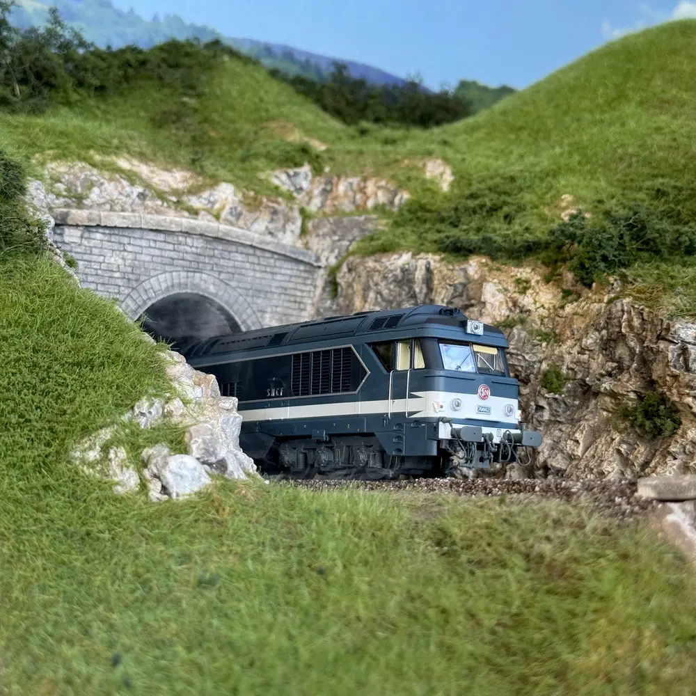 Locomotive diesel CC 70002 - Ree Modèles CC70002SAC - HO 1/87 - SNCF - Ep III - Digital sound + fumée - 3R - 6