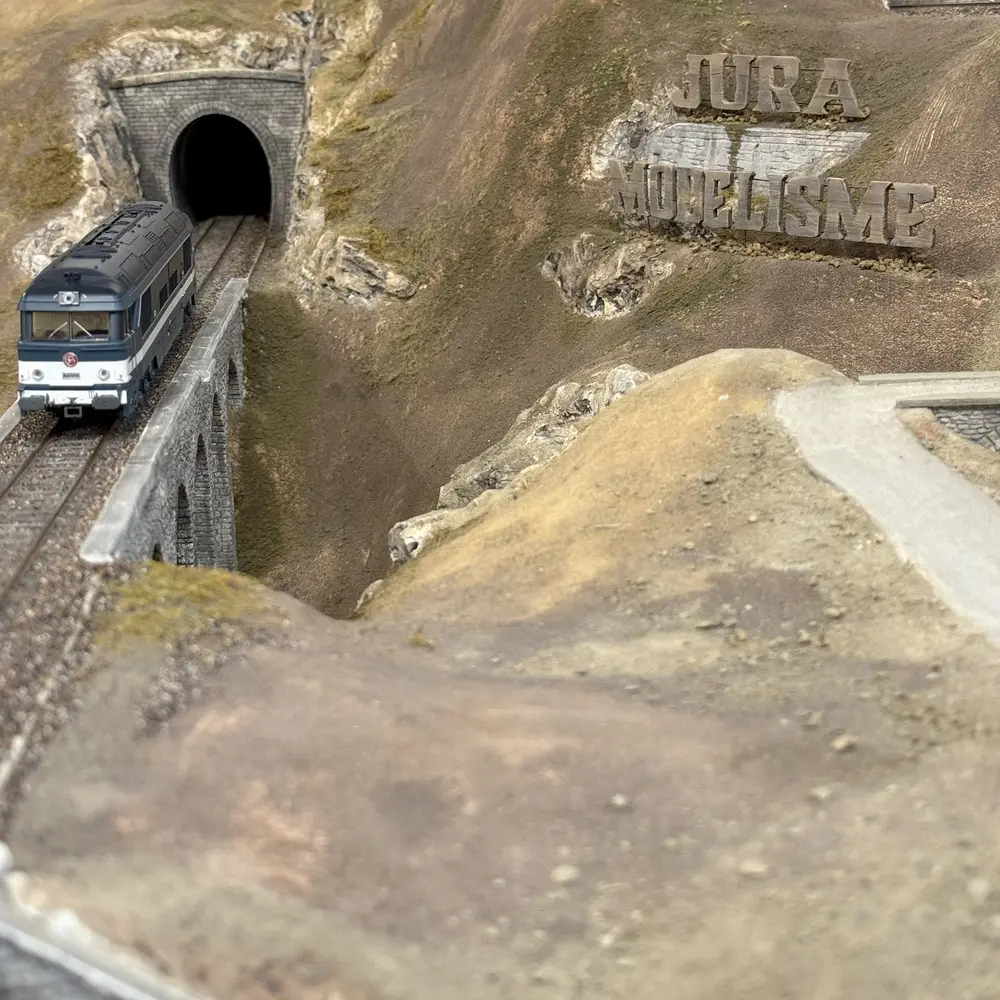 Locomotive diesel CC 70001 - Ree Modèles CC70001SAC - HO 1/87 - SNCF - Ep III - Digital sound fumigène - 3R - 10