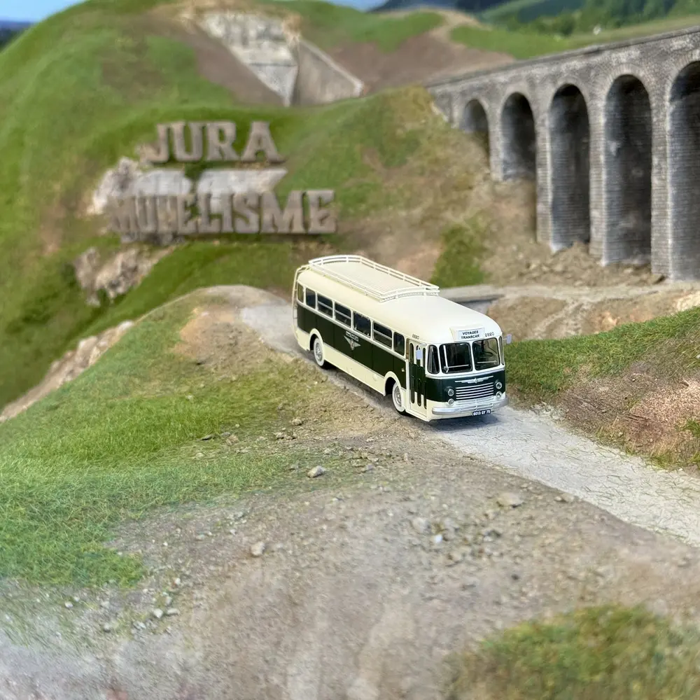 Autocar Renault R4190 "Transcar" Vert/Crème 75 - Ree Modèles CB136 - HO 1/87 - 5