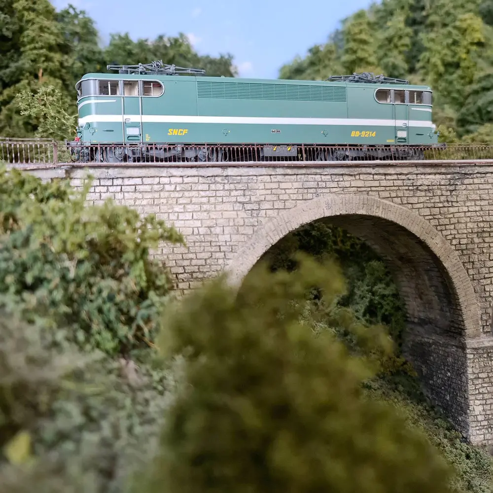 Locomotive électrique BB 9214 REE Modèles MB084SAC - HO : 1/87 - SNCF - EP IV - 7