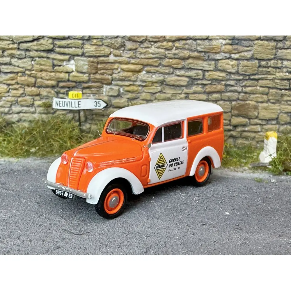 Voiture Renault JUVAQUATRE Break Vitré - REE MODELES CB174 - ORANGE - HO 1/87 - 2