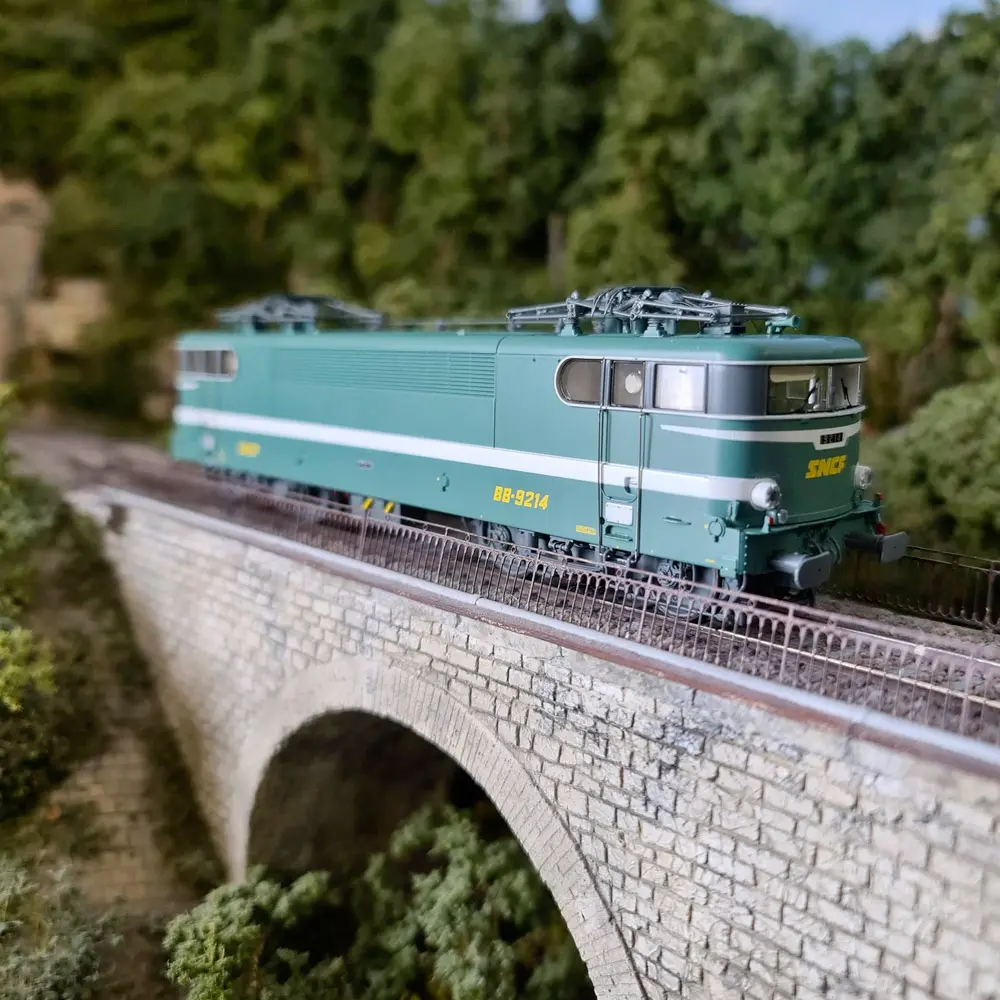Locomotive électrique BB 9214 REE Modèles MB084SAC - HO : 1/87 - SNCF - EP IV - 6