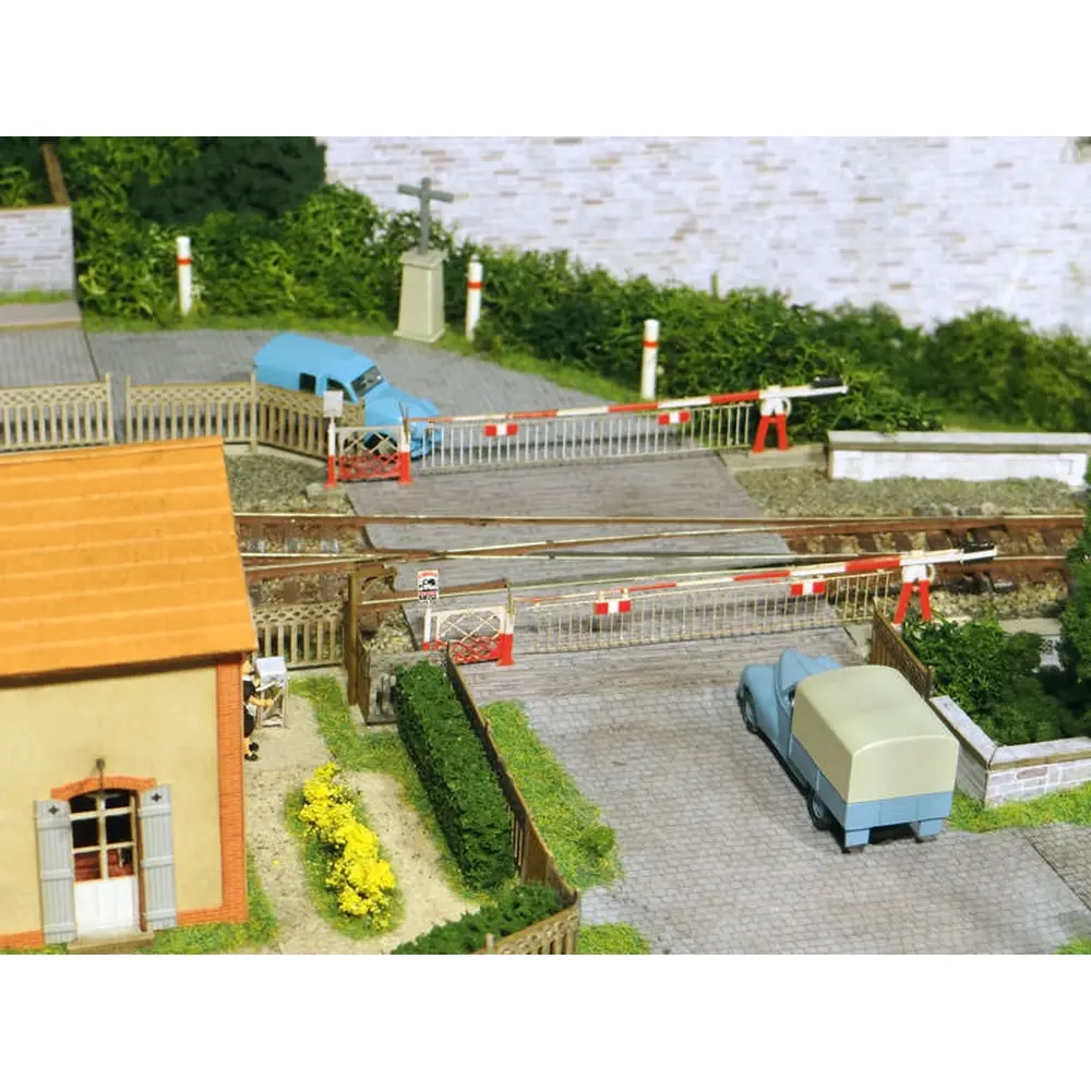 2 Barrières PN Oscillantes + 2 Automatiques - Régions et Compagnies VOI003 - HO 1/87  - 4