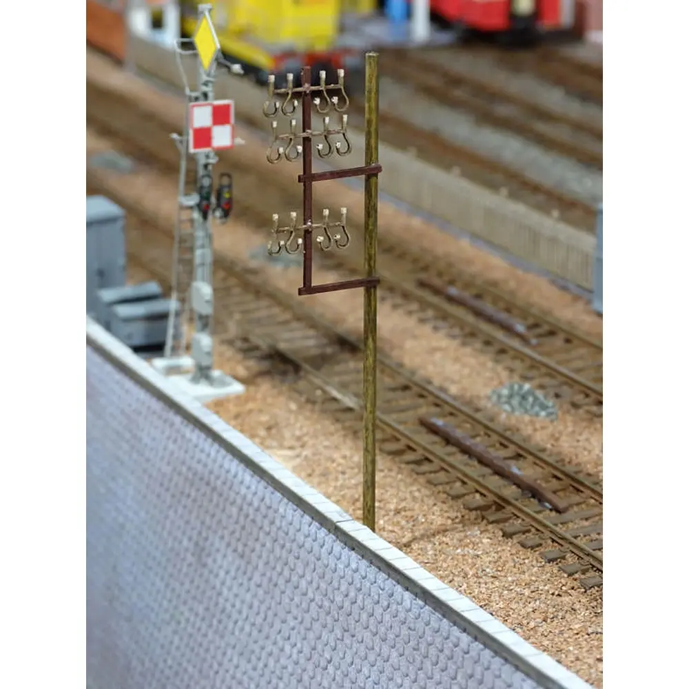 11 Poteaux télégraphiques bois + 2 Consoles murales métalliques + 4 Poteaux béton bas - Régions et Compagnies VOI029 - HO 1/87 - 2