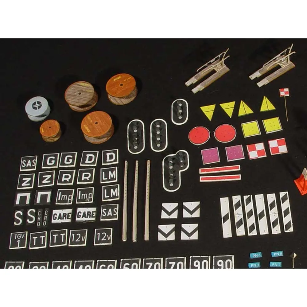 Éléments Stockés de District - Régions et Compagnies VOI018 - HO 1/87 - 3