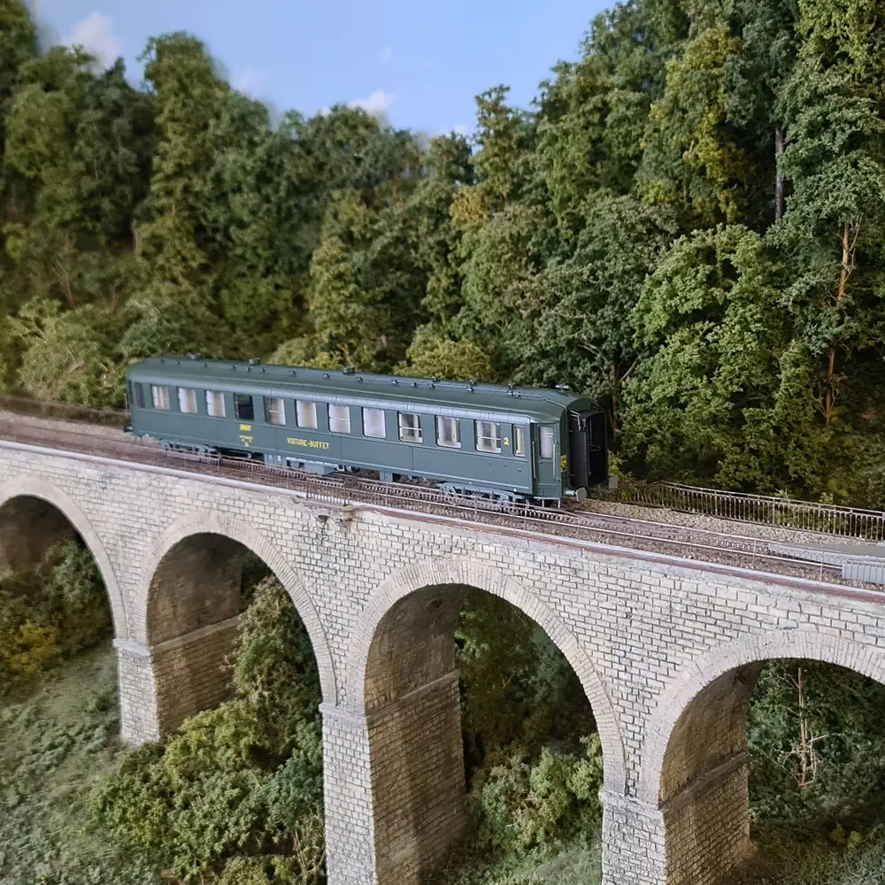 Une Voiture BACALAN B3r "Buffet" logo jaune - REE MODELES VB376 - SNCF - HO 1/87 - 5