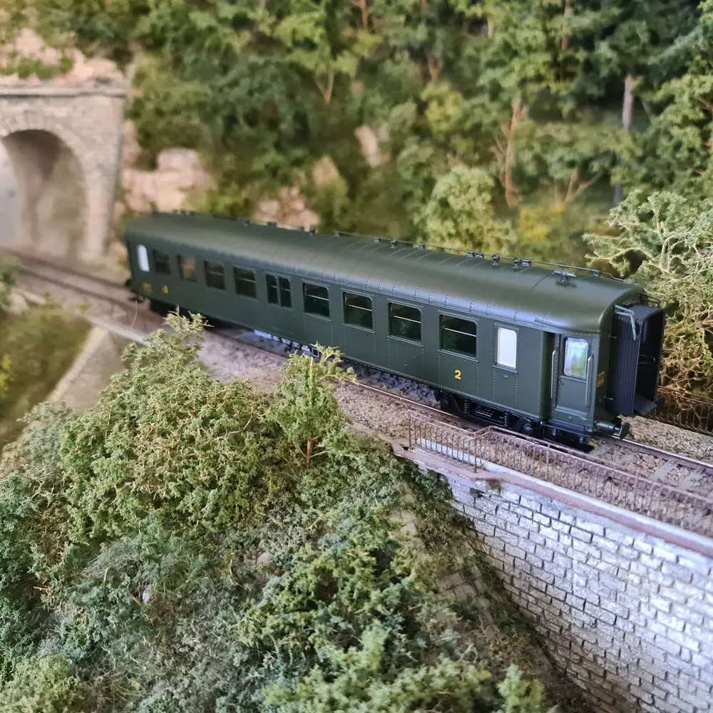 Une voiture OCEM RA B9 verte - REE MODELES VB383 - SNCF - HO 1/87 - Ep IIIB - 5