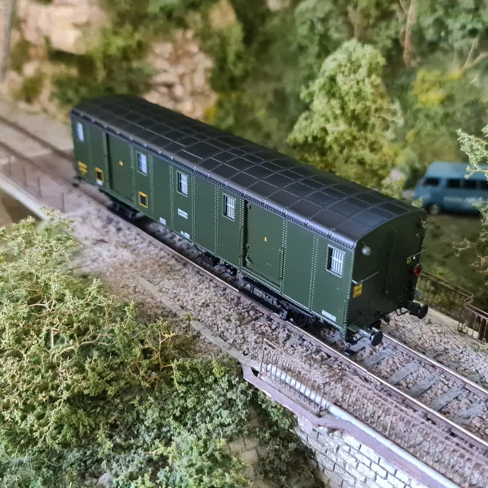 FOURGON OCEM 30 "Battignoles" avec feux - REE MODELES VB112 SNCF - HO 1/87 - 5