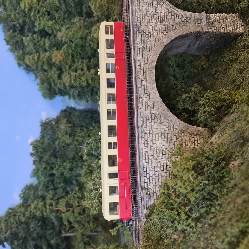 Remorque XR-7405 Rouge/Crème "Limoge" REE MODELES VB443AC - SNCF - HO 1/87 - 5