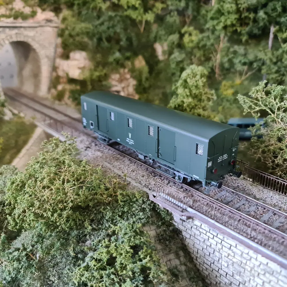 FOURGON OCEM 30 "V" avec feux - REE MODELES VB117 SNCF - HO 1/87 -EP IV/V - 5