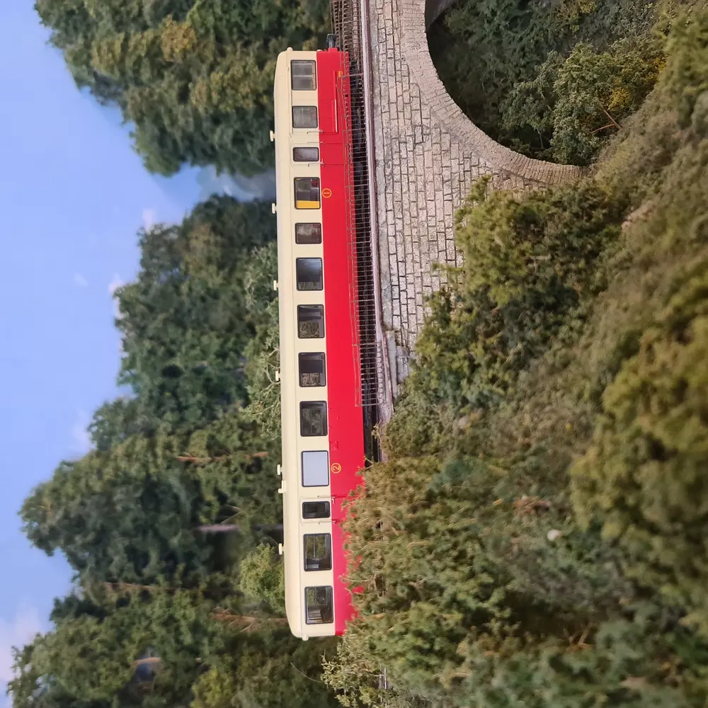 Remorque XR-7354 Rouge/Crème "LYON-VAISE" REE MODELES VB441AC - SNCF - HO 1/87 - 5