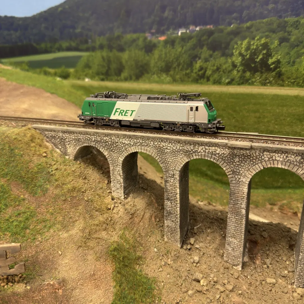 Locomotive Électrique BB 37044 CAPTRAIN - REE MODÈLES NW-302 - N 1/160 - SNCF - EP VI - Analogique - DC - 5