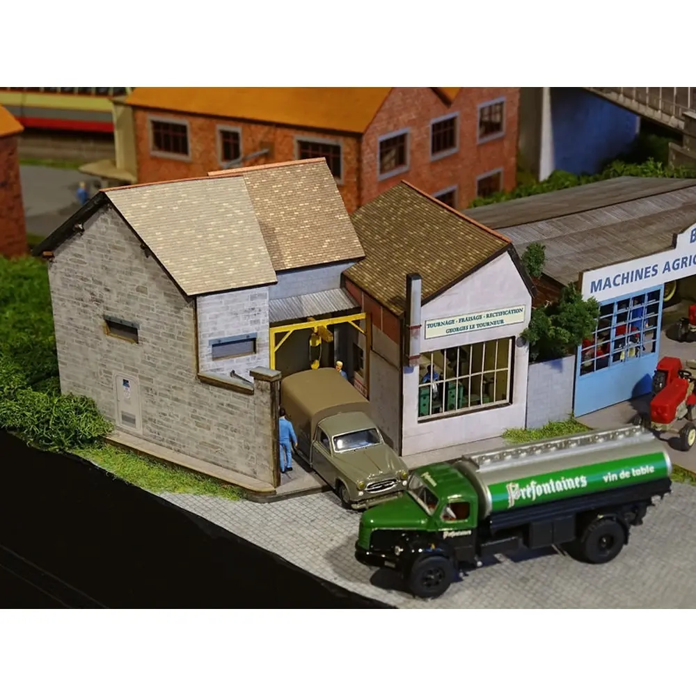 Petit Atelier de rue en angle 120° - Régions et Compagnies PRO500 - HO 1/87 - 2